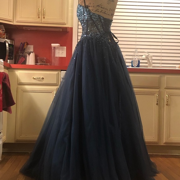 Navy blue prom dress - Picture 3 of 10
